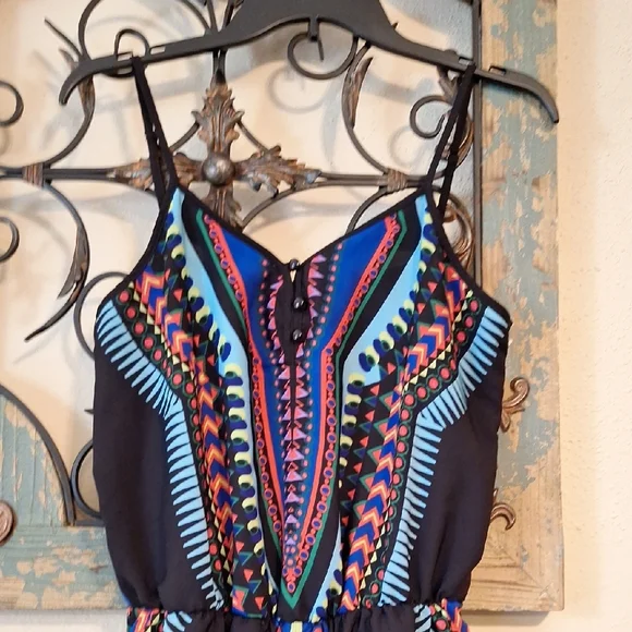 Blue and Black Geometric Romper. Size MEDIUM NWOT - Picture 6 of 12